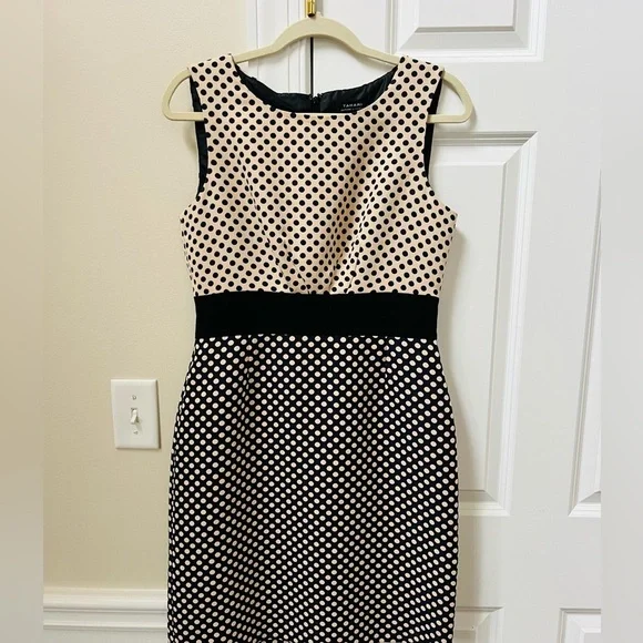 Like new stunning Tahari sleeveless dress in cream and black size 8 - Picture 2 of 8